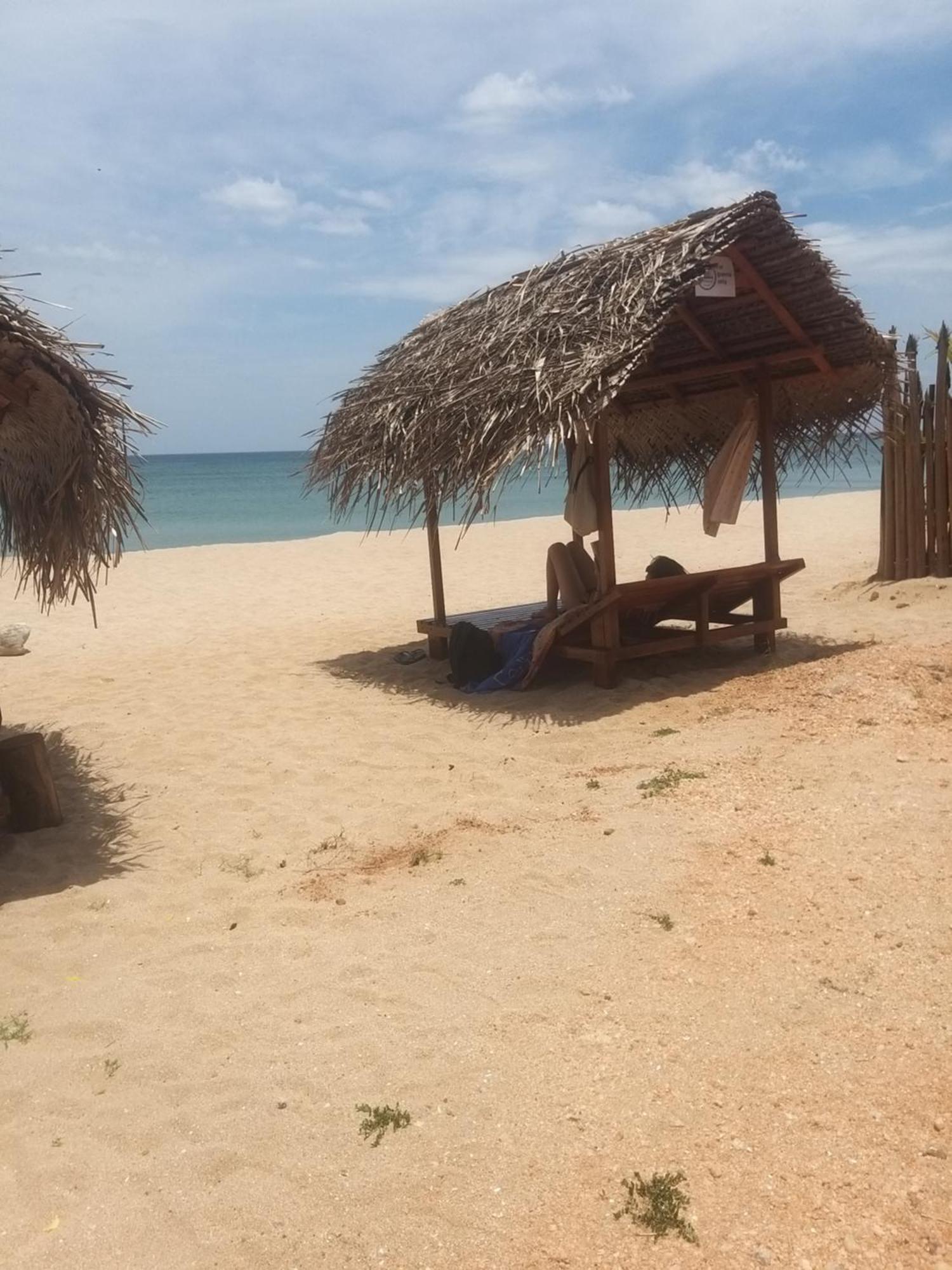 Dot Bey Beach Cabana Trincomalee Kültér fotó